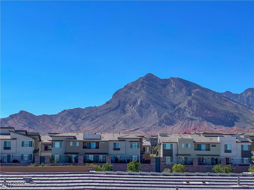 650 Agate Bridge, Las Vegas, NV 89138