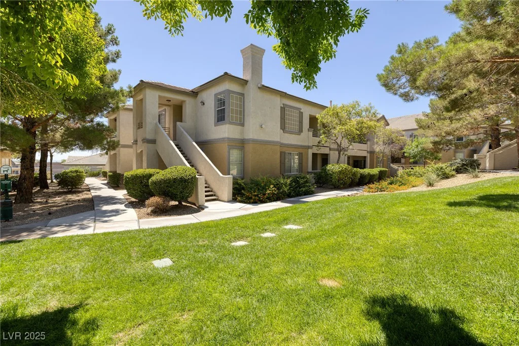 1705 King James, Las Vegas, NV 89144