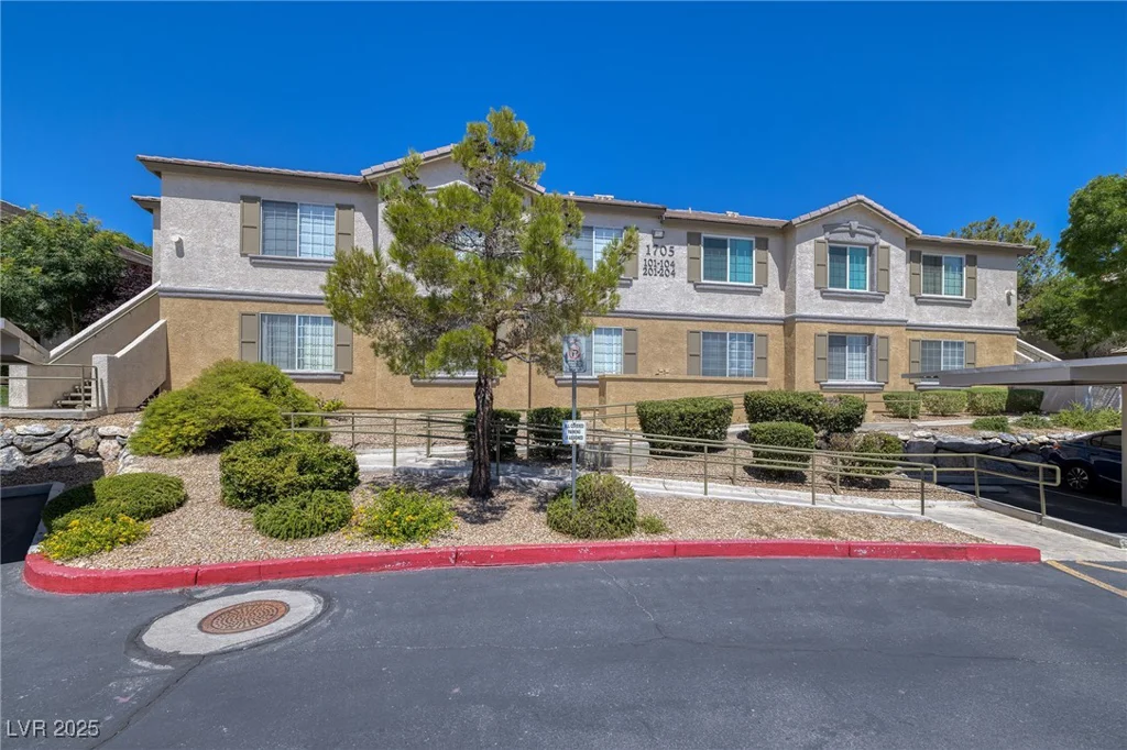 1705 King James, Las Vegas, NV 89144
