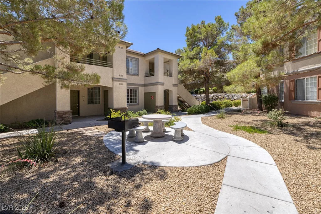 1705 King James, Las Vegas, NV 89144