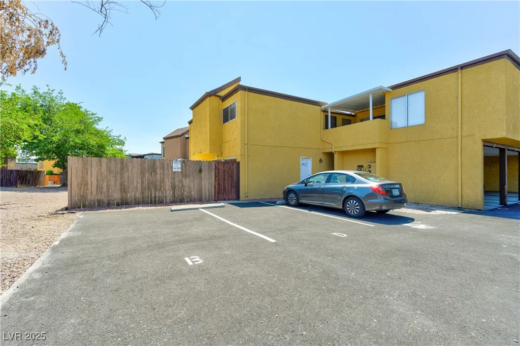 1480 Hialeah, Las Vegas, NV 89119