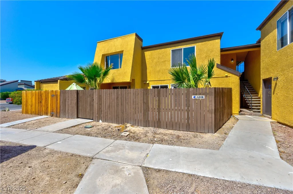 1480 Hialeah, Las Vegas, NV 89119