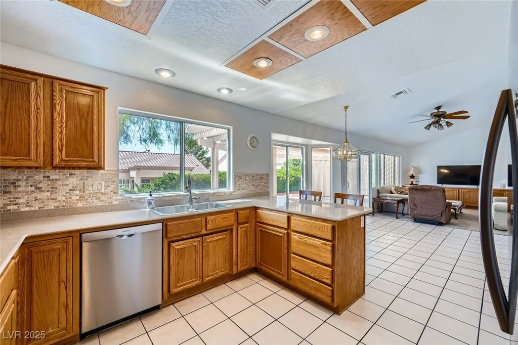 9717 Buckhorn, Las Vegas, NV 89134