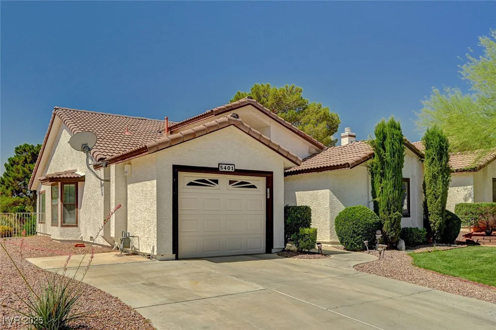 5401 Broadwater, Las Vegas, NV 89130