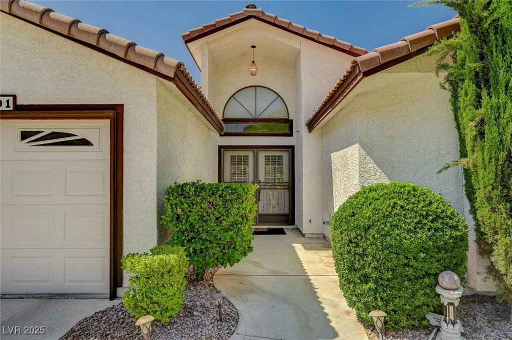 5401 Broadwater, Las Vegas, NV 89130