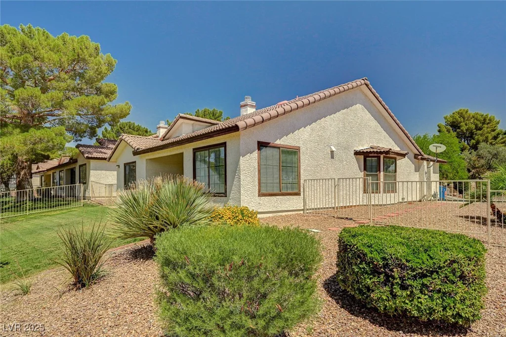 5401 Broadwater, Las Vegas, NV 89130