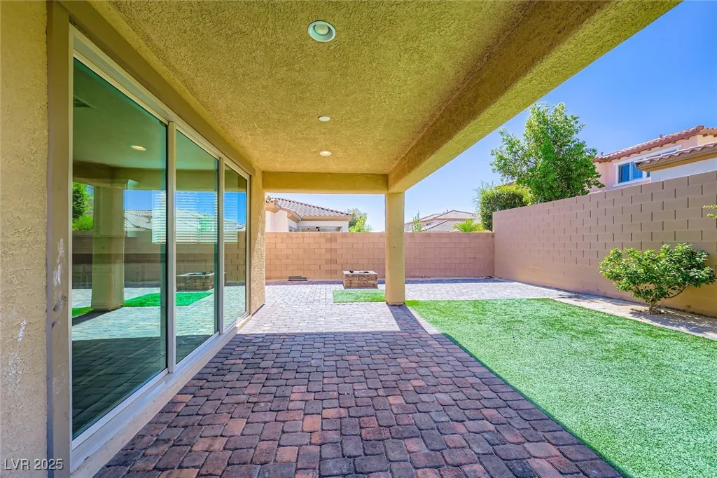 397 Pearl Fountains, Las Vegas, NV 89148