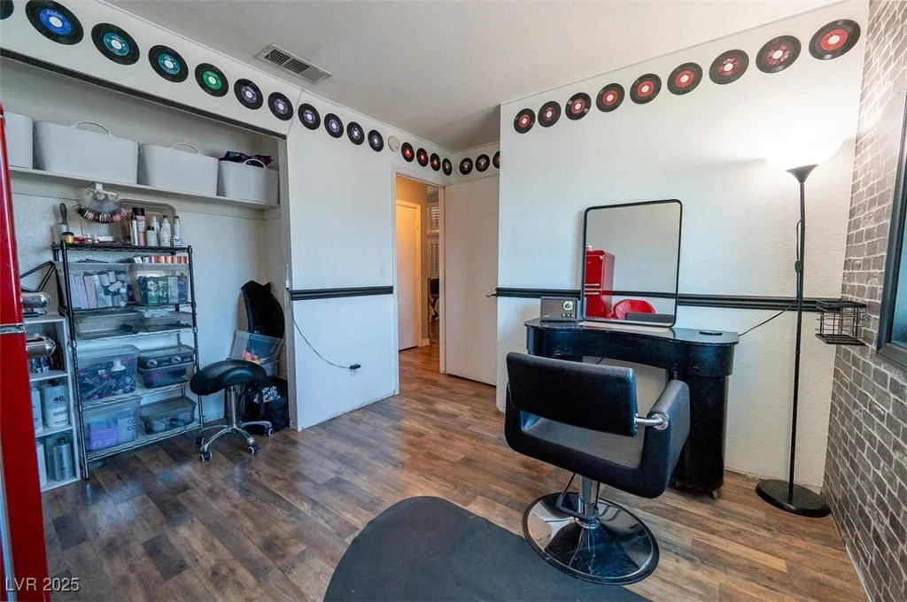 1709 High Breeze, Las Vegas, NV 89106