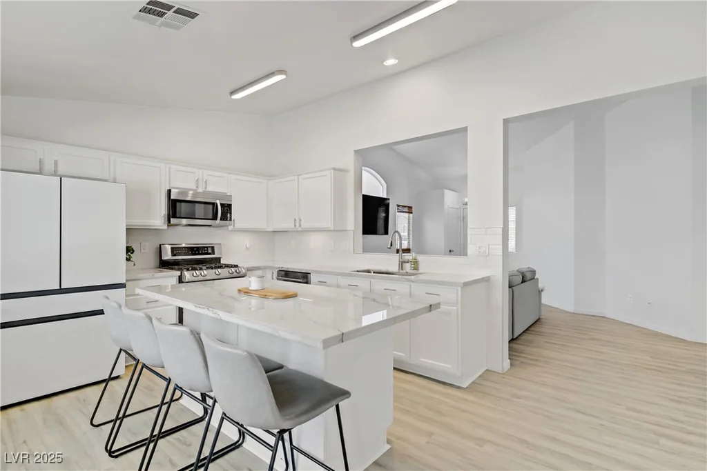 925 Mandolin, North Las Vegas, NV 89032