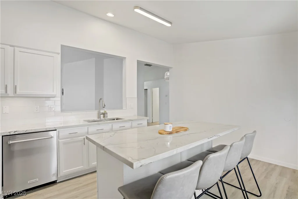 925 Mandolin, North Las Vegas, NV 89032