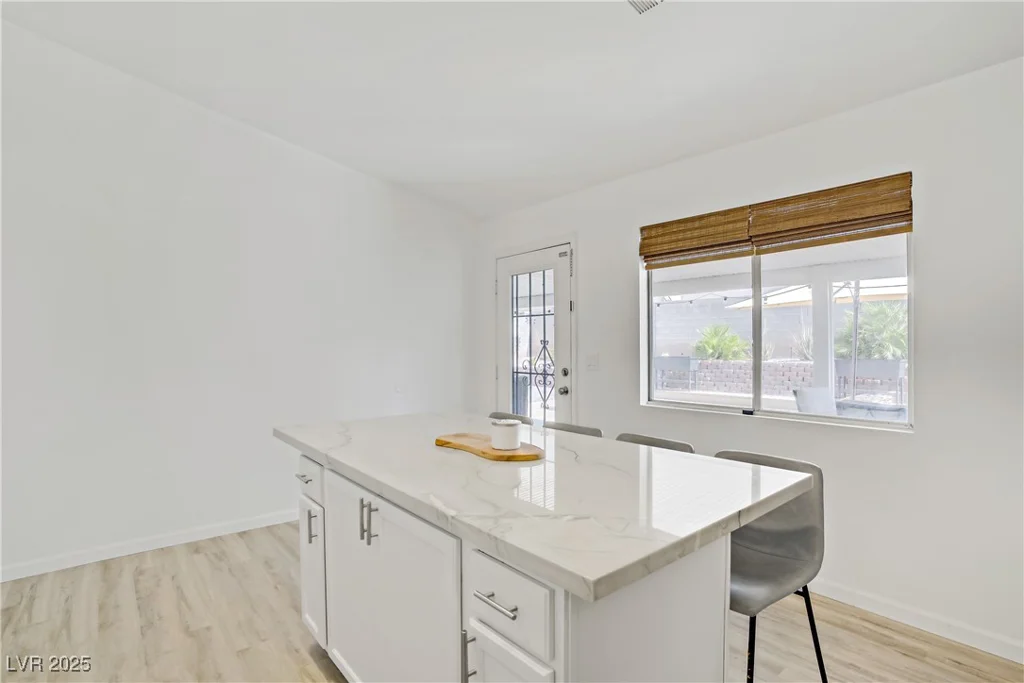 925 Mandolin, North Las Vegas, NV 89032