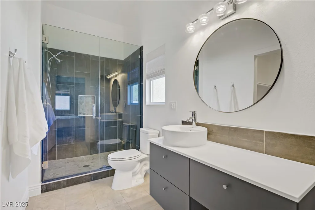 925 Mandolin, North Las Vegas, NV 89032