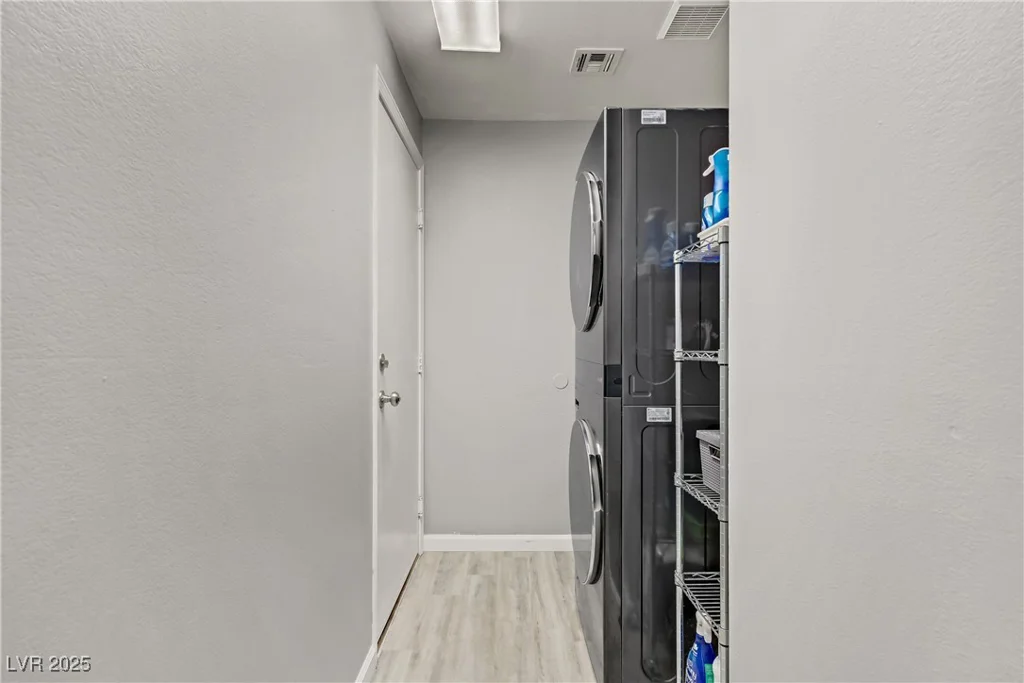 925 Mandolin, North Las Vegas, NV 89032