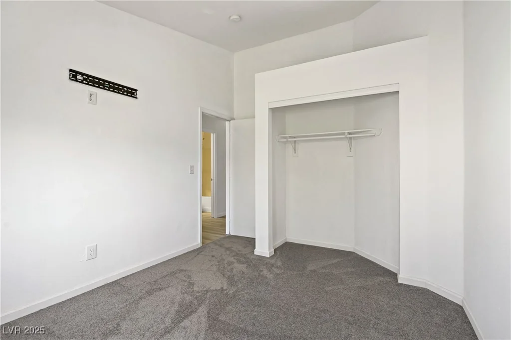 925 Mandolin, North Las Vegas, NV 89032