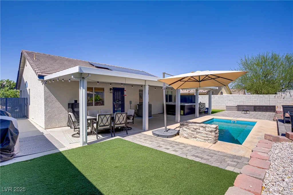 925 Mandolin, North Las Vegas, NV 89032