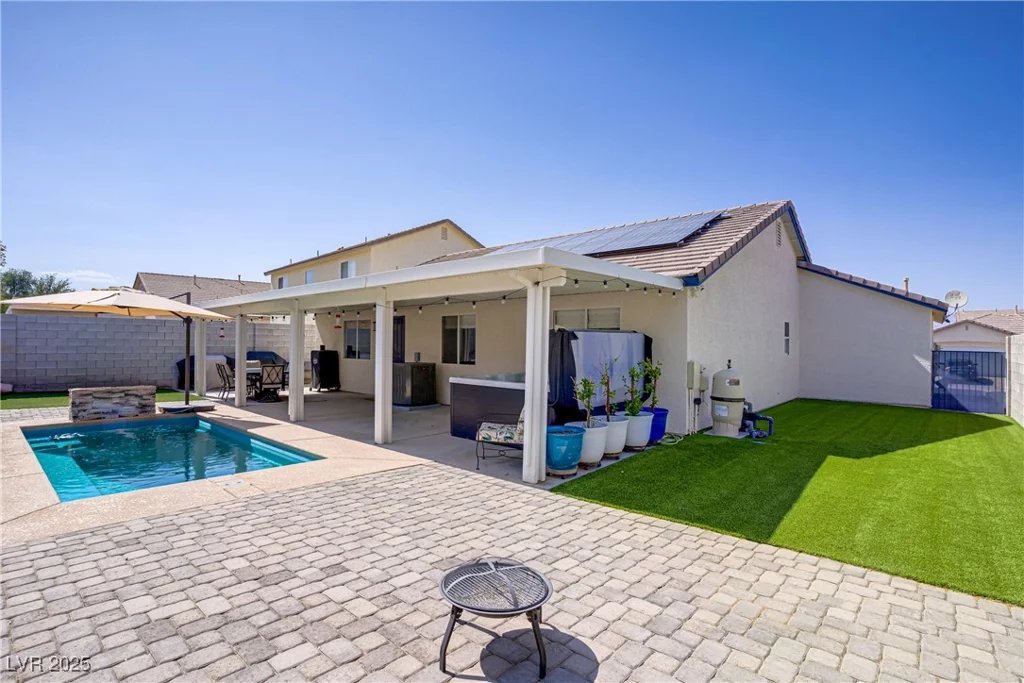 925 Mandolin, North Las Vegas, NV 89032