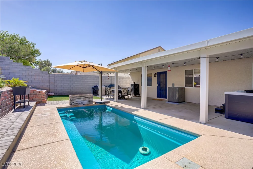 925 Mandolin, North Las Vegas, NV 89032