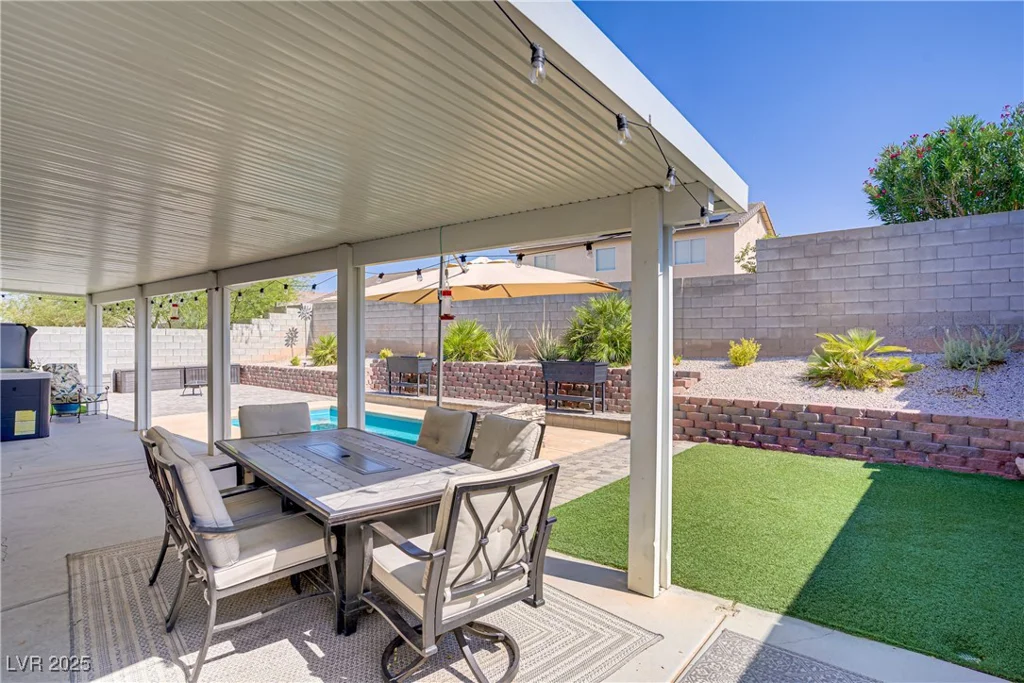 925 Mandolin, North Las Vegas, NV 89032
