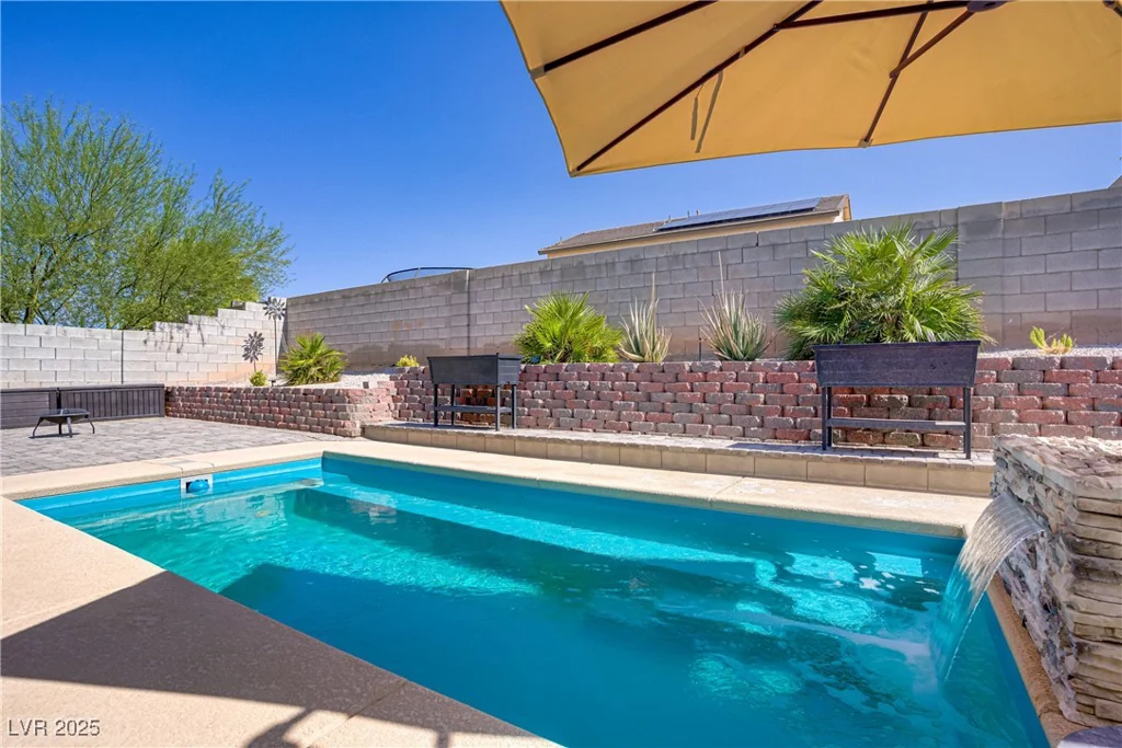 925 Mandolin, North Las Vegas, NV 89032