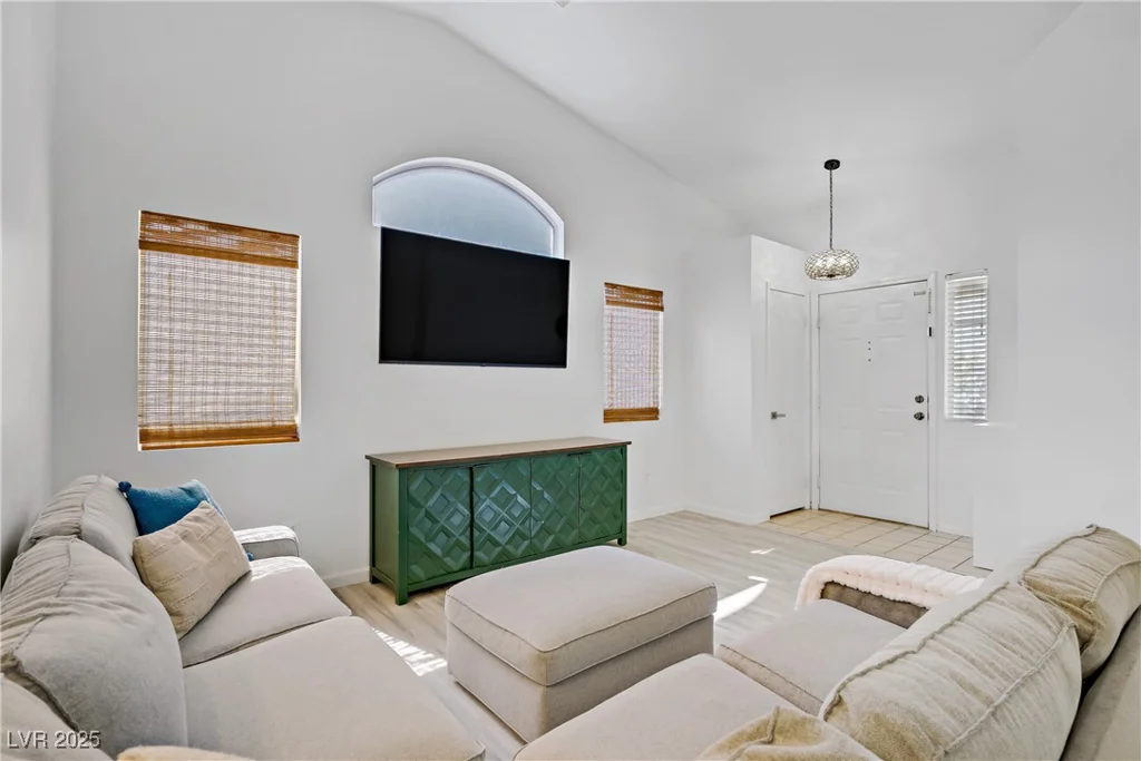 925 Mandolin, North Las Vegas, NV 89032