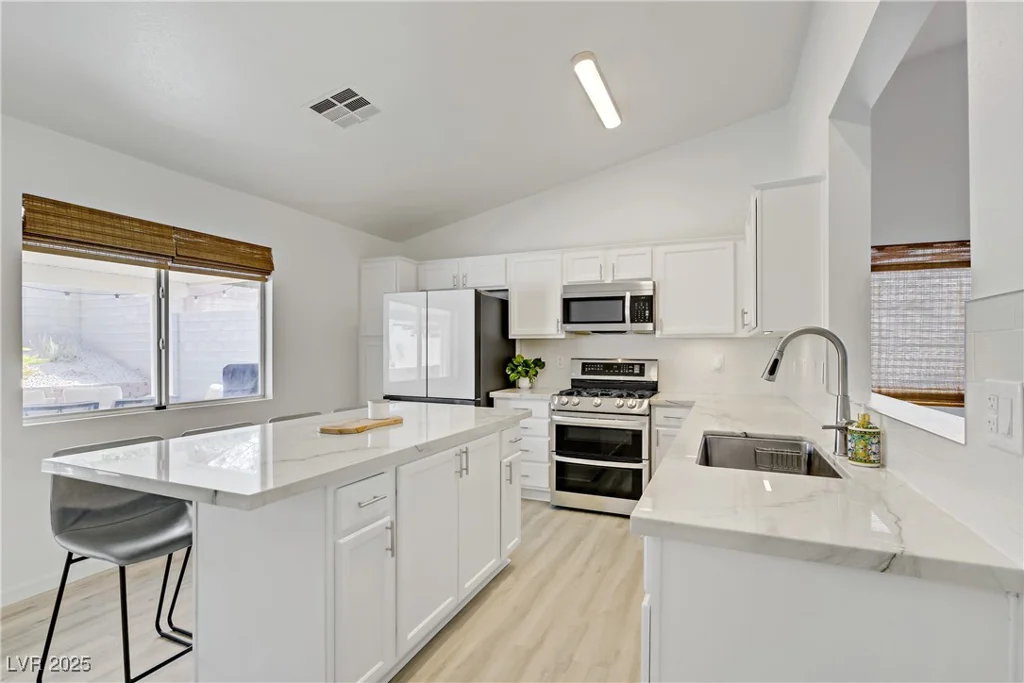 925 Mandolin, North Las Vegas, NV 89032