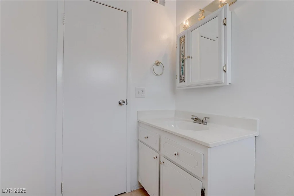 5283 Orinda, Las Vegas, NV 89120