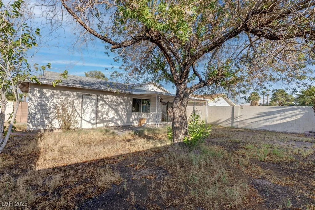 5283 Orinda, Las Vegas, NV 89120