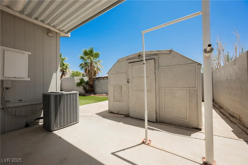 6195 Casa Loma, Las Vegas, NV 89156