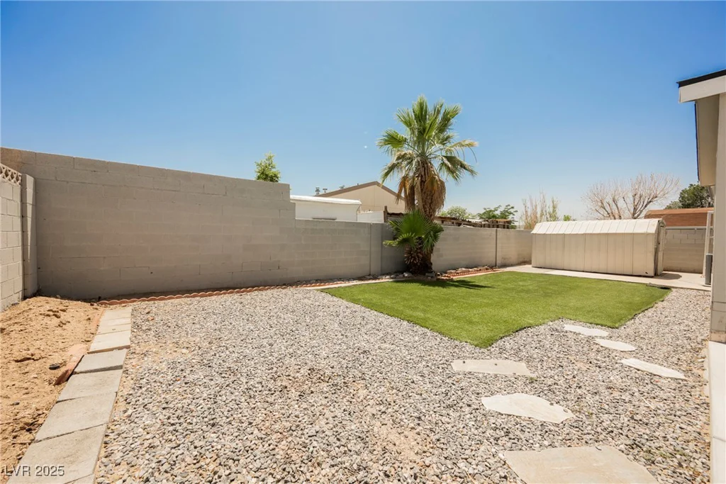 6195 Casa Loma, Las Vegas, NV 89156