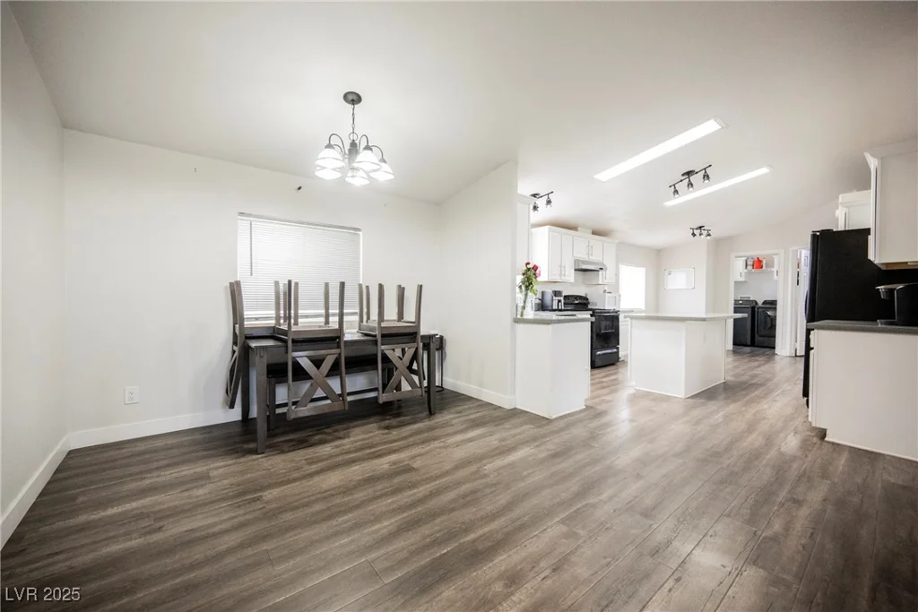 6195 Casa Loma, Las Vegas, NV 89156