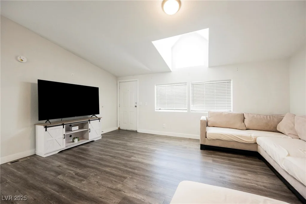 6195 Casa Loma, Las Vegas, NV 89156