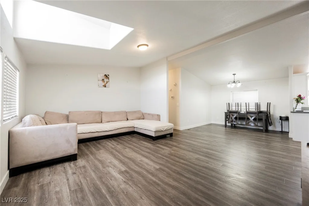6195 Casa Loma, Las Vegas, NV 89156
