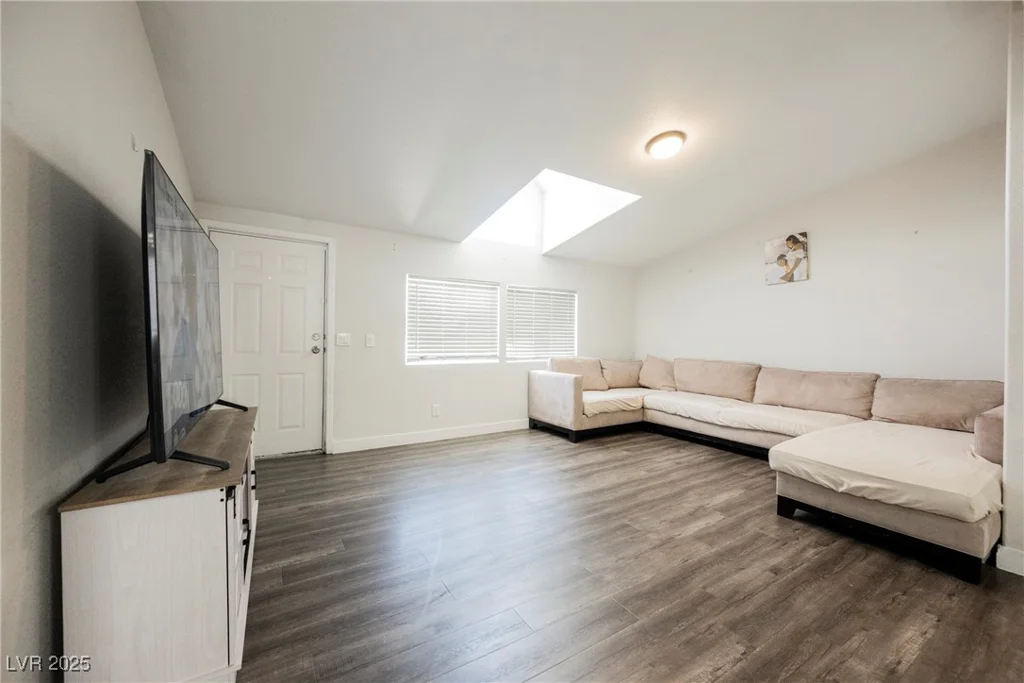6195 Casa Loma, Las Vegas, NV 89156