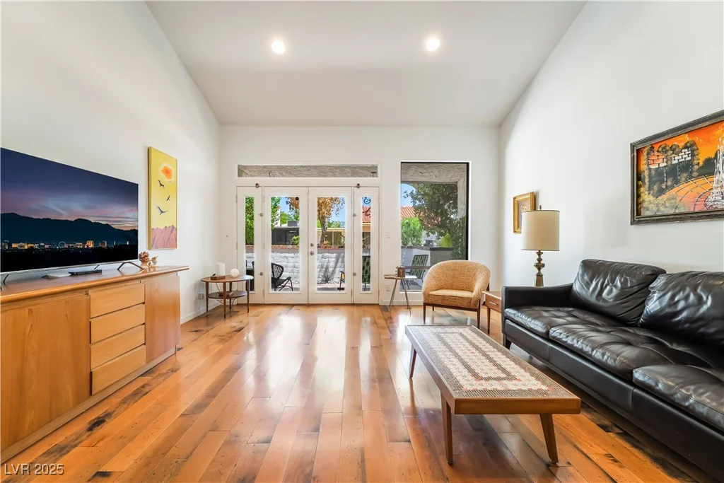 2588 La Fortuna, Las Vegas, NV 89121