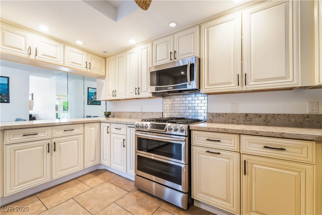 2588 La Fortuna, Las Vegas, NV 89121