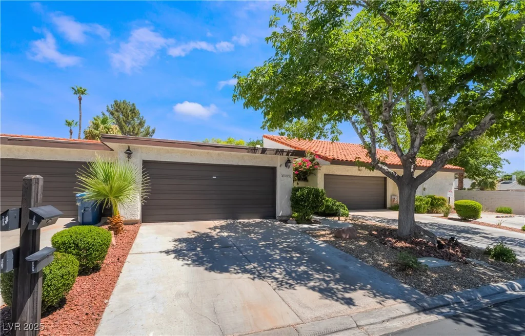 2588 La Fortuna, Las Vegas, NV 89121