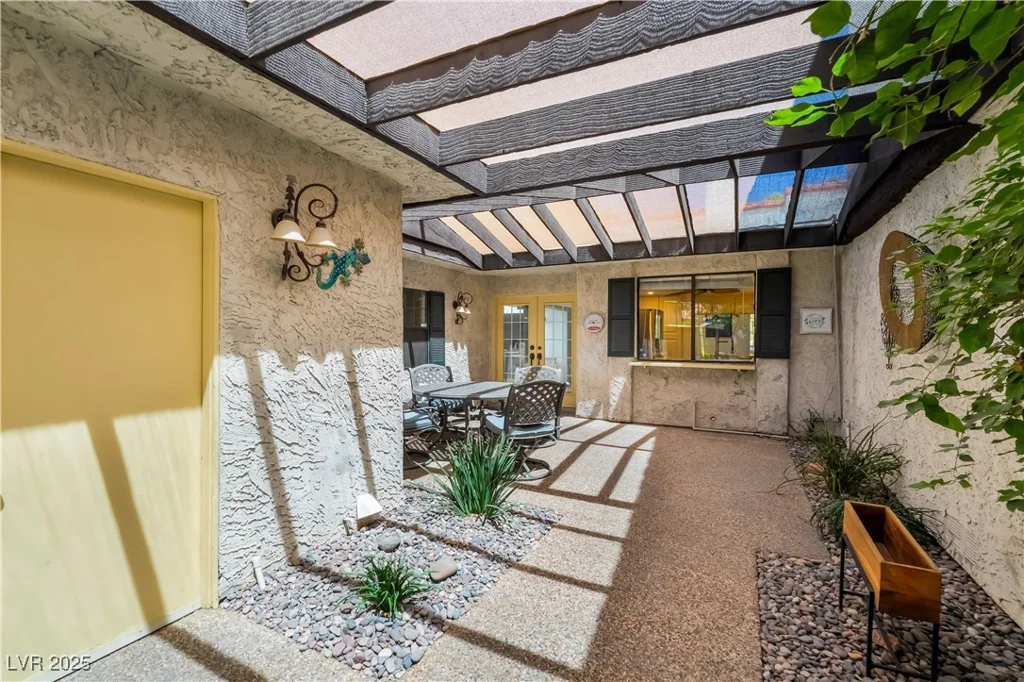2588 La Fortuna, Las Vegas, NV 89121