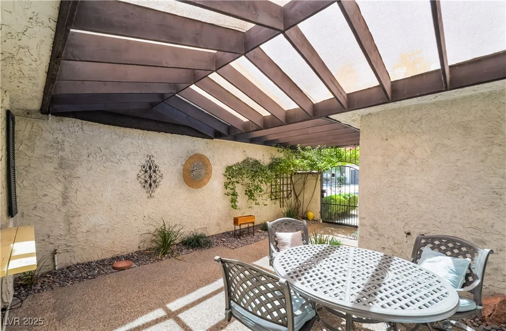 2588 La Fortuna, Las Vegas, NV 89121