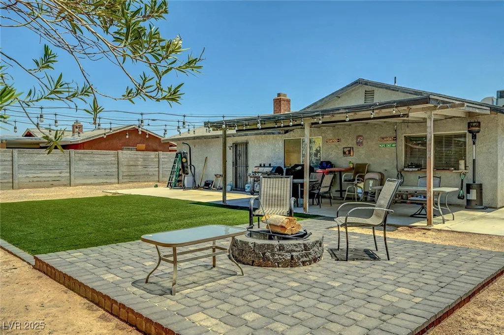 671 Riata, Las Vegas, NV 89110