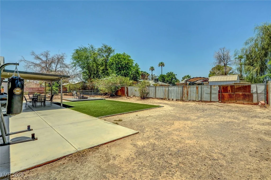 671 Riata, Las Vegas, NV 89110