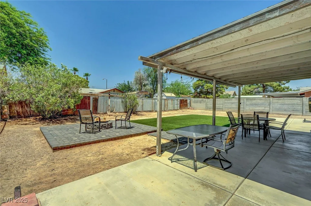 671 Riata, Las Vegas, NV 89110