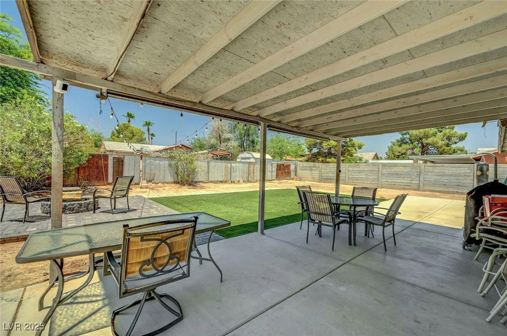 671 Riata, Las Vegas, NV 89110