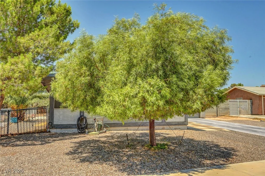 671 Riata, Las Vegas, NV 89110