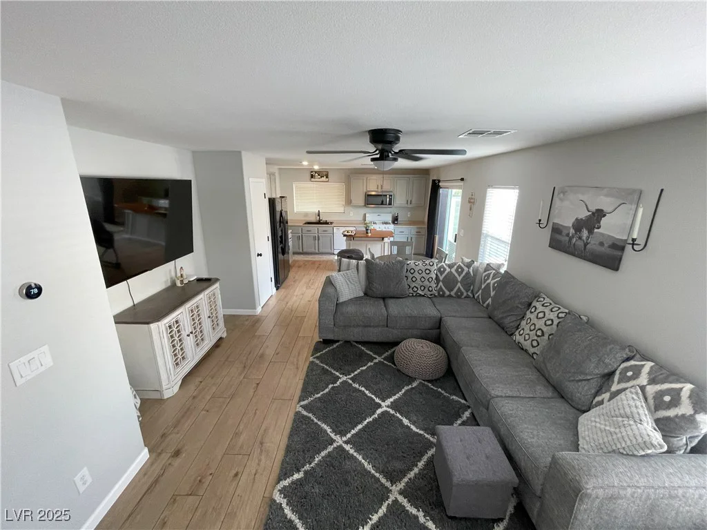 10331 Ednor, Las Vegas, NV 89183