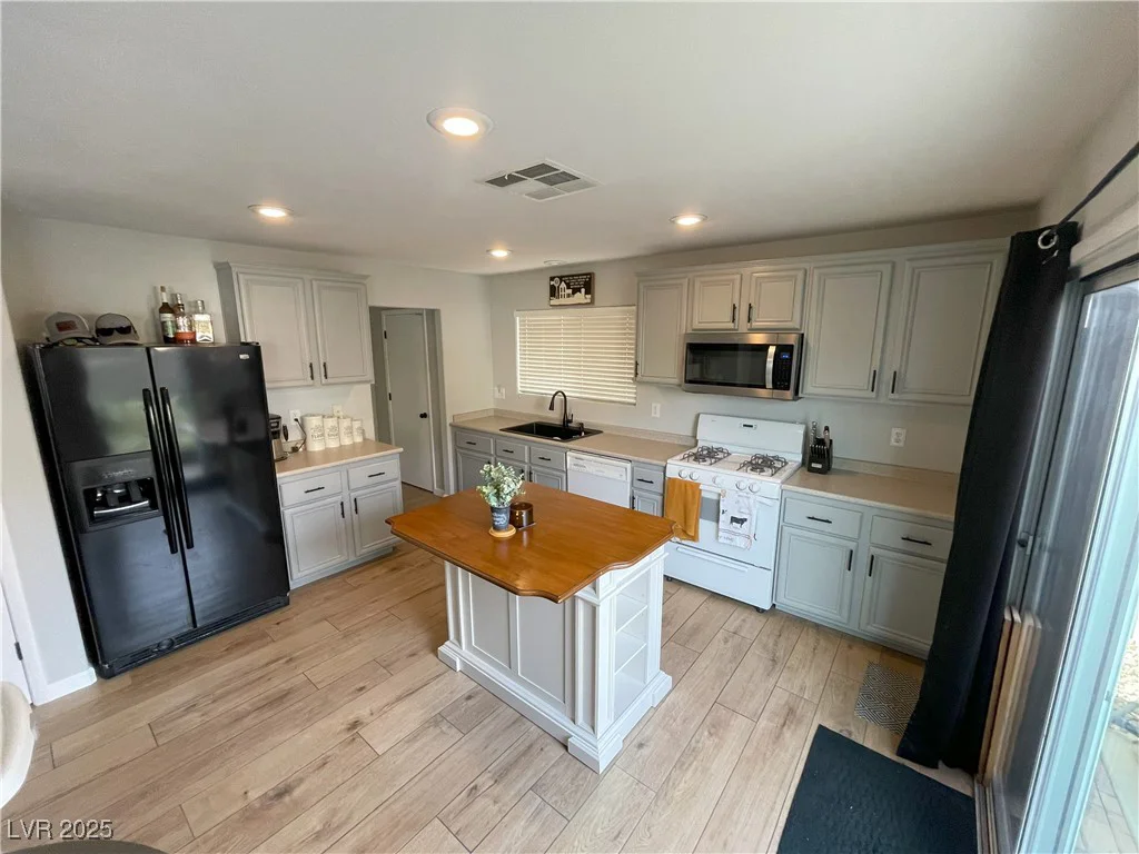 10331 Ednor, Las Vegas, NV 89183