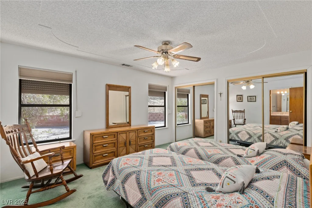1590 Desertaire, Las Vegas, NV 89110