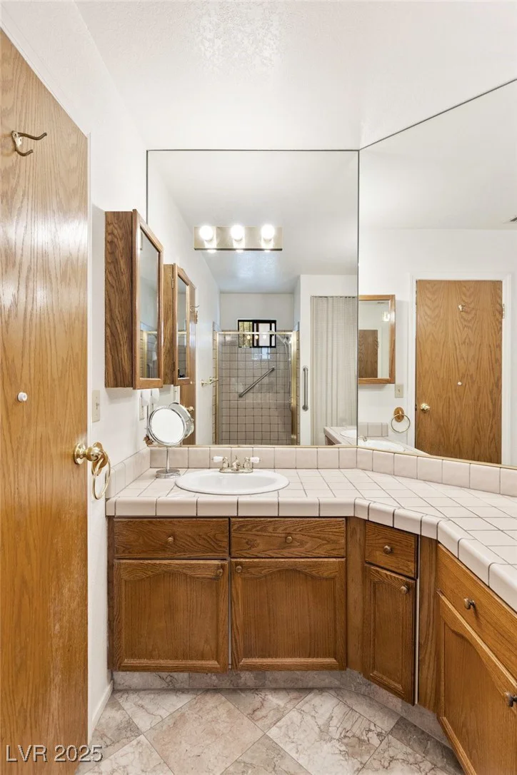 1590 Desertaire, Las Vegas, NV 89110