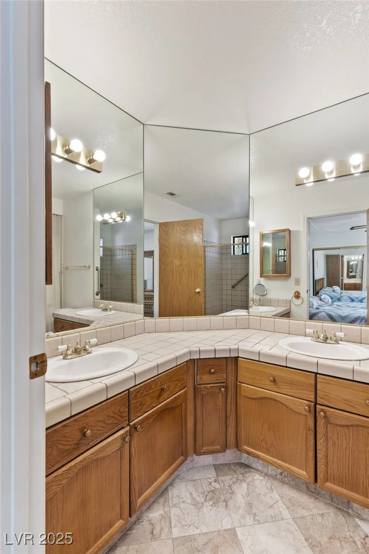 1590 Desertaire, Las Vegas, NV 89110