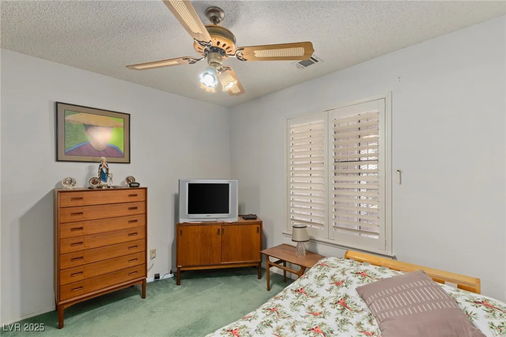 1590 Desertaire, Las Vegas, NV 89110