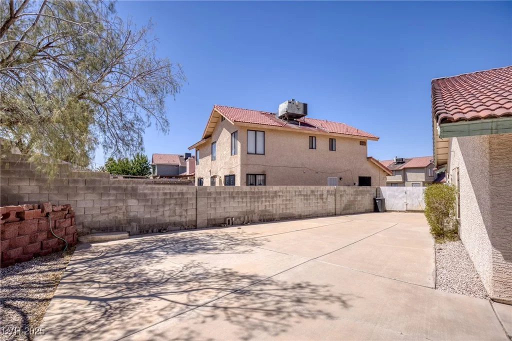 1590 Desertaire, Las Vegas, NV 89110
